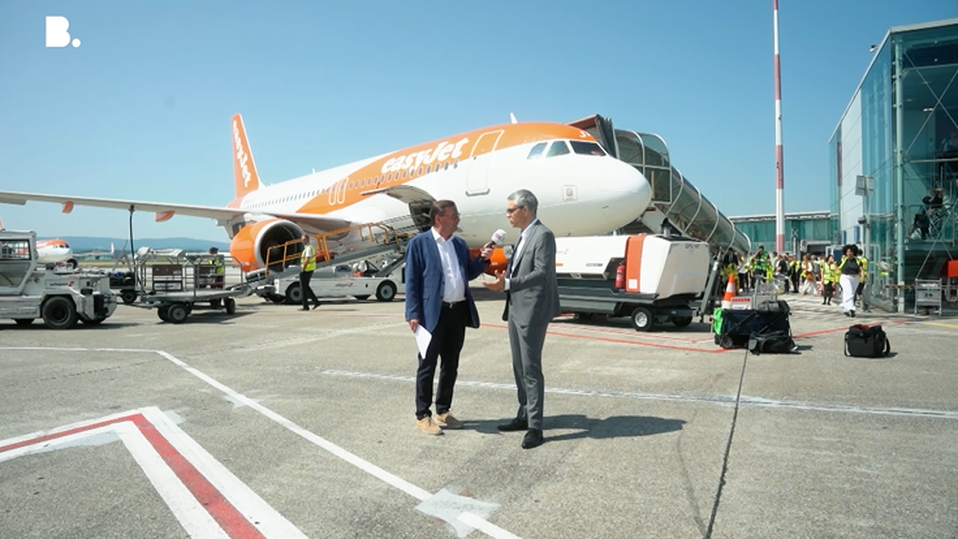 Der neue Direktor und sein Flughafen