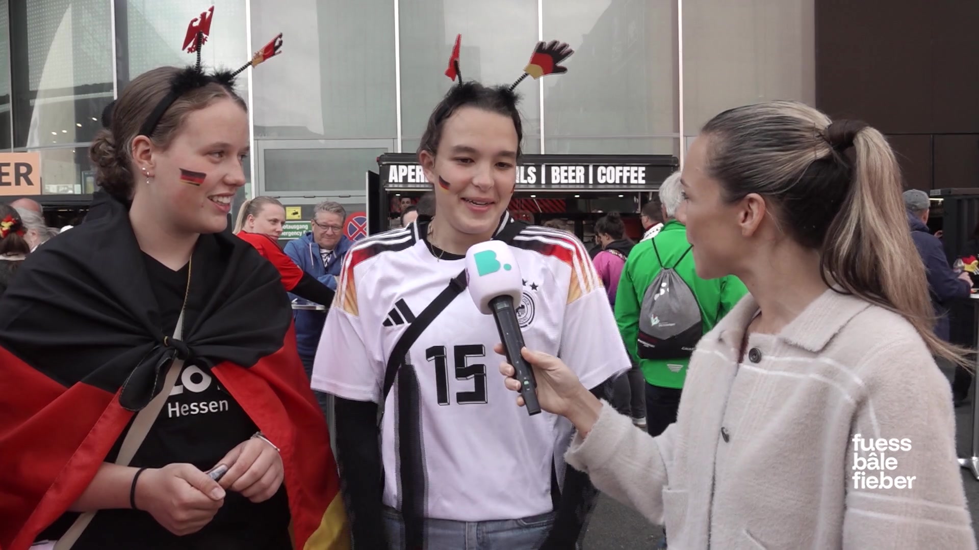 Deutsche und dänische Fans nehmen Basel ein