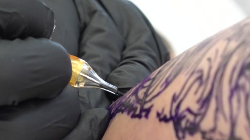 Handgemacht Teil 2: Im Tattoostudio